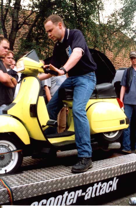 Untitled-16.jpg (68803 bytes)